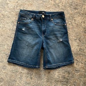 1822 Denim jean shorts size 6 - 8” inseam